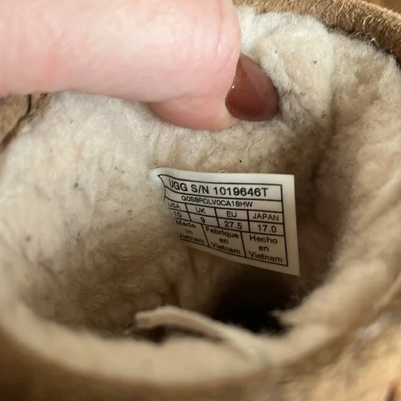 UGG boots size kids 10 - Picture 4 of 6